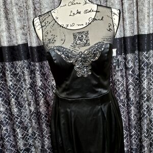 Women's dress size 6